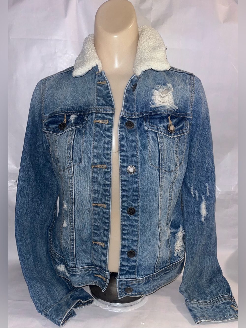 Mossimo Supply Co. Light Blue Denim Jean Jacket with Cream Sherpa Collar XS